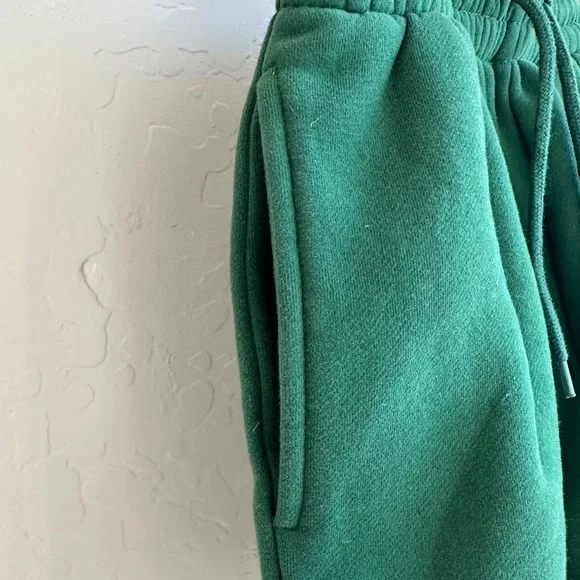 White Fox Sweat Shorts Green Women’s - Size XSmall - Picture 6 of 10